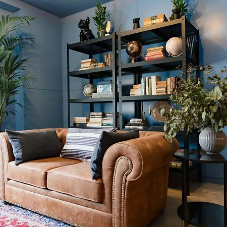 The Little Corner לינה וארוחת בוקר