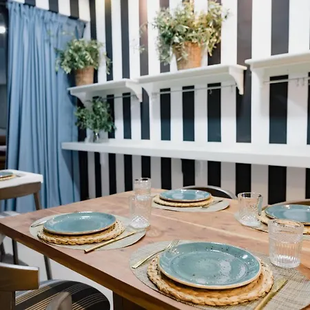 לינה וארוחת בוקר The Little Corner ולנסיה