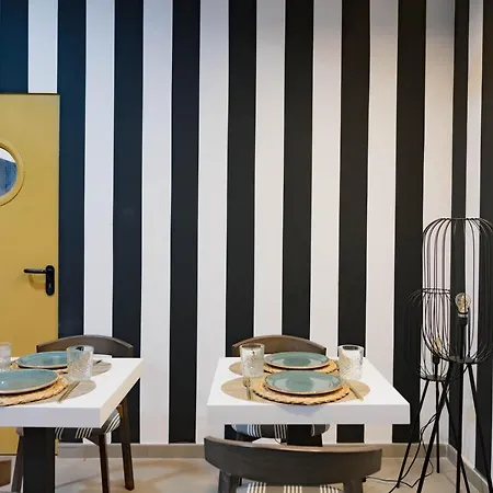 The Little Corner לינה וארוחת בוקר