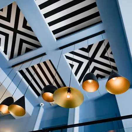 לינה וארוחת בוקר The Little Corner