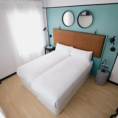 לינה וארוחת בוקר The Little Corner ולנסיה