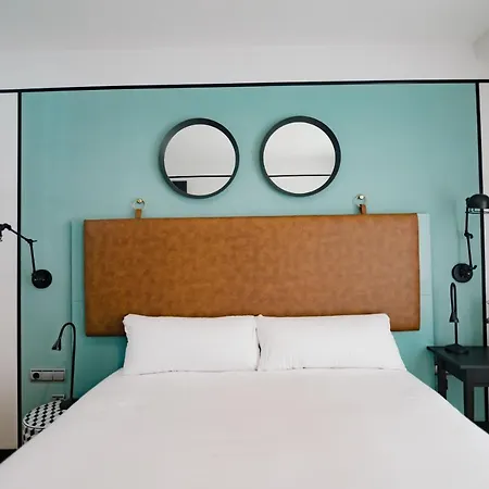 The Little Corner לינה וארוחת בוקר