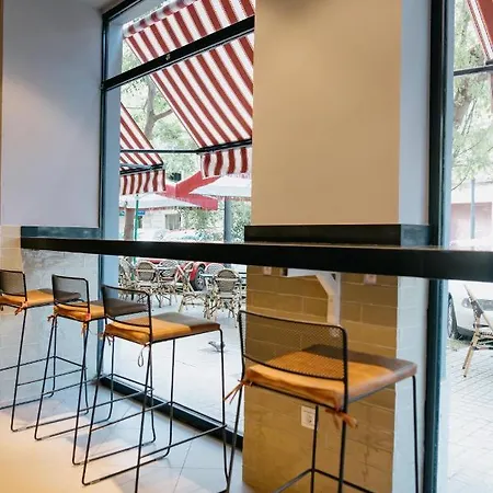 לינה וארוחת בוקר The Little Corner ולנסיה